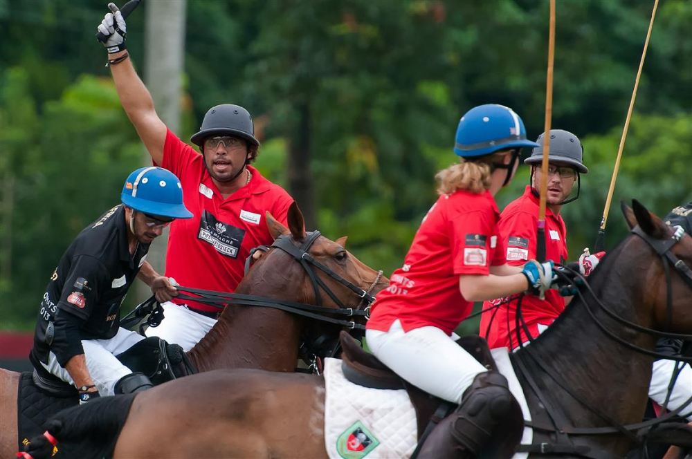 34 Diplomats Cup Miguel Diaz objects